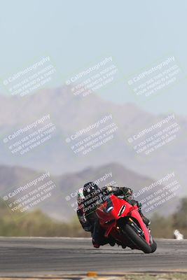 media/Oct-26-2025-Race Pace (Sun) [[c1447ca738]]/Non Verified (1st 20 Minutes of every Hour)/4-Turn 14 (1110am)/